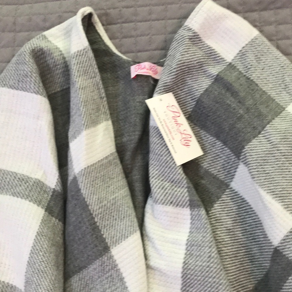 Pink Lily boutique pull over cardigan